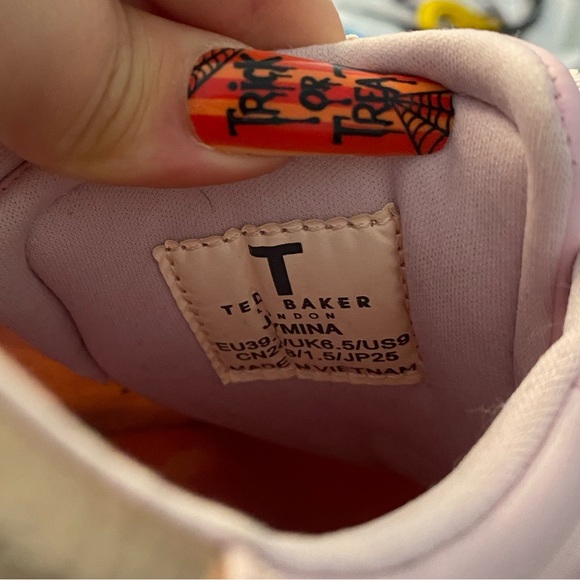 EUC Ted Baker Pink Florak Sneakers US 9 / EU 39 - Picture 6 of 6